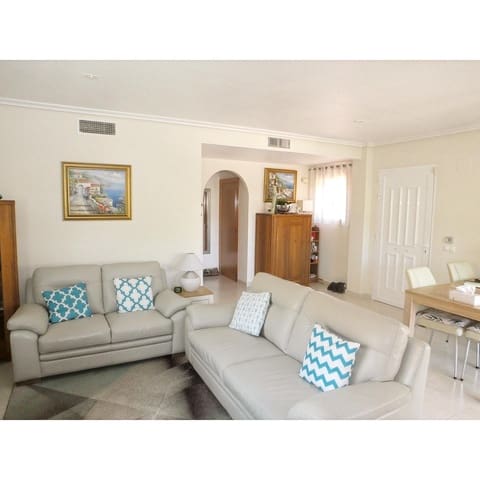 3 bedroom Villa for sale in La Romana with pool - € 214,900 (Ref: 9275040)