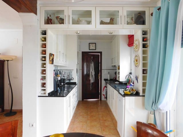 3 slaapkamer Villa te koop in San Miguel de Salinas met zwembad garage - € 270.000 (Ref: 9287335)