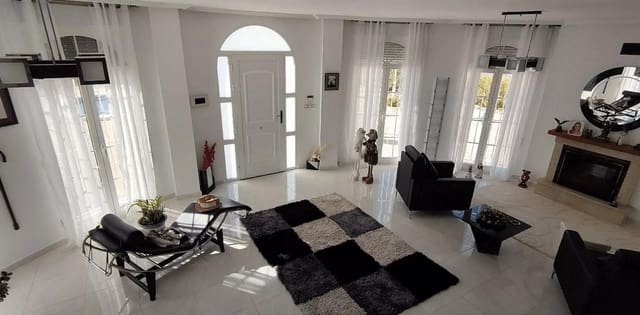 4 quarto Moradia para venda em Pinoso com piscina garagem - 475 000 € (Ref: 9299010)