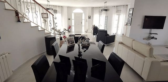 4 quarto Moradia para venda em Pinoso com piscina garagem - 475 000 € (Ref: 9299010)