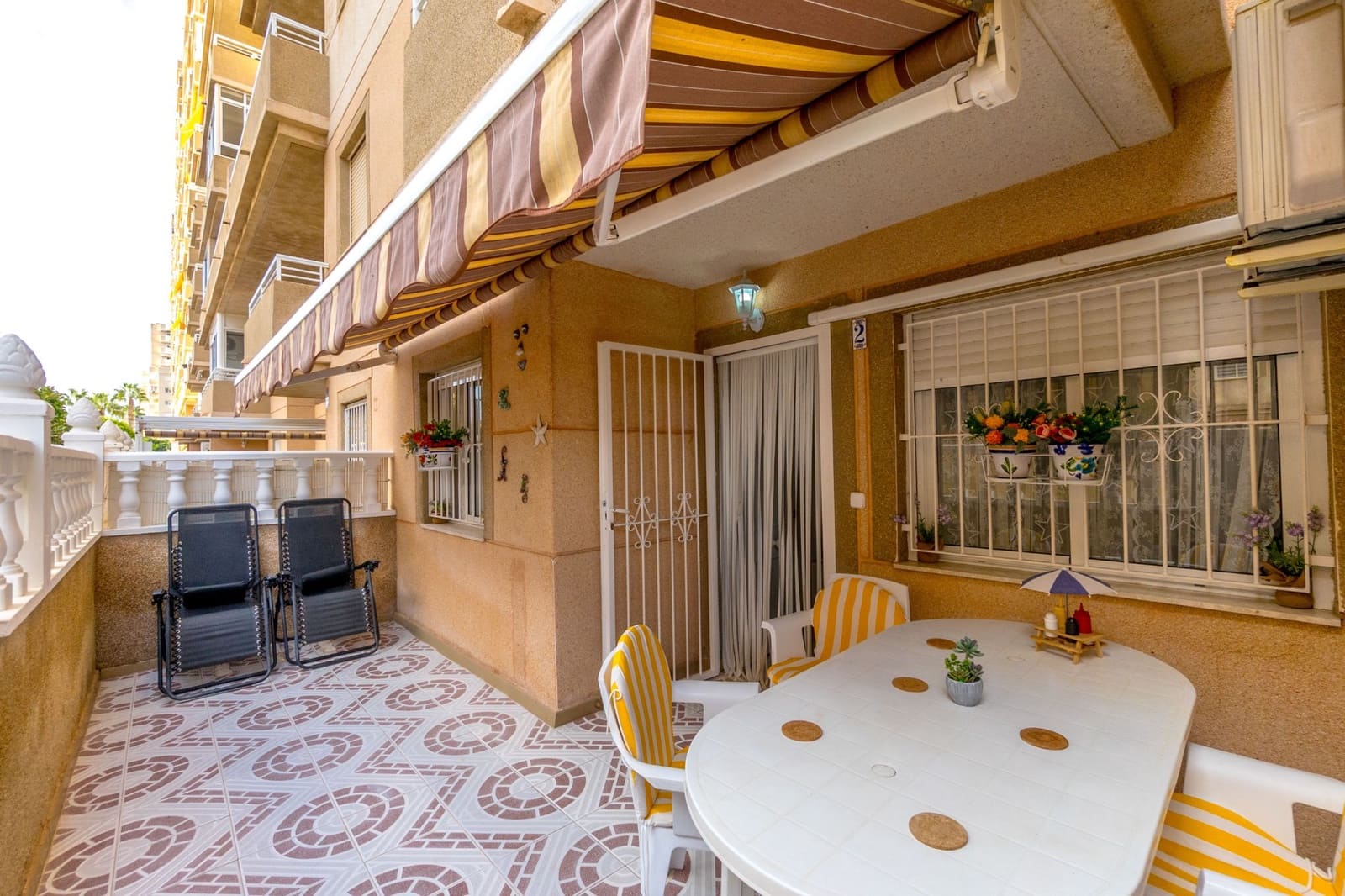 2 soveværelse Lejlighed til salg i Torrevieja med swimmingpool - € 129.900 (Ref: 9315180)