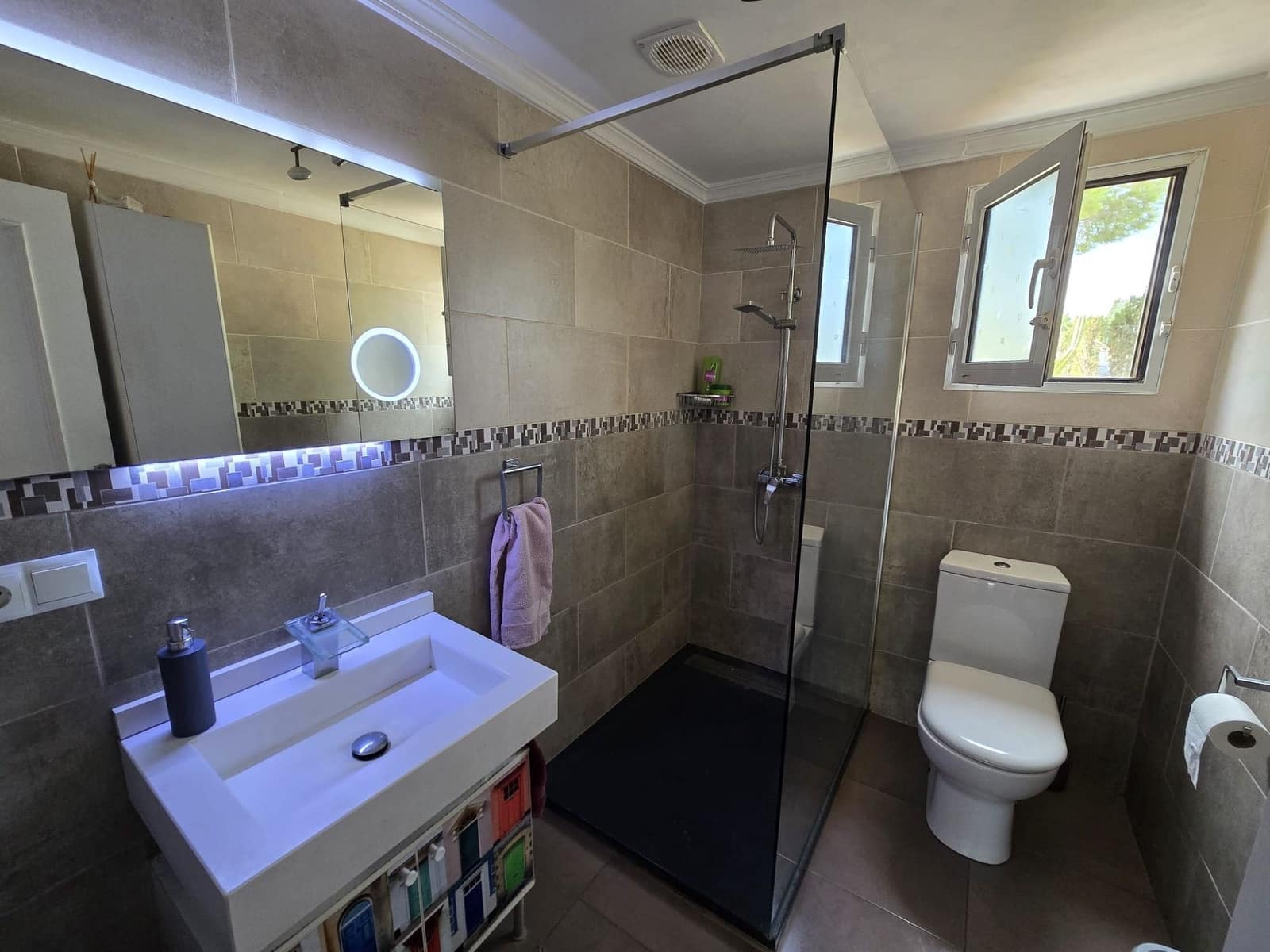 5 slaapkamer Villa te koop in Sax met zwembad - € 375.000 (Ref: 9317301)