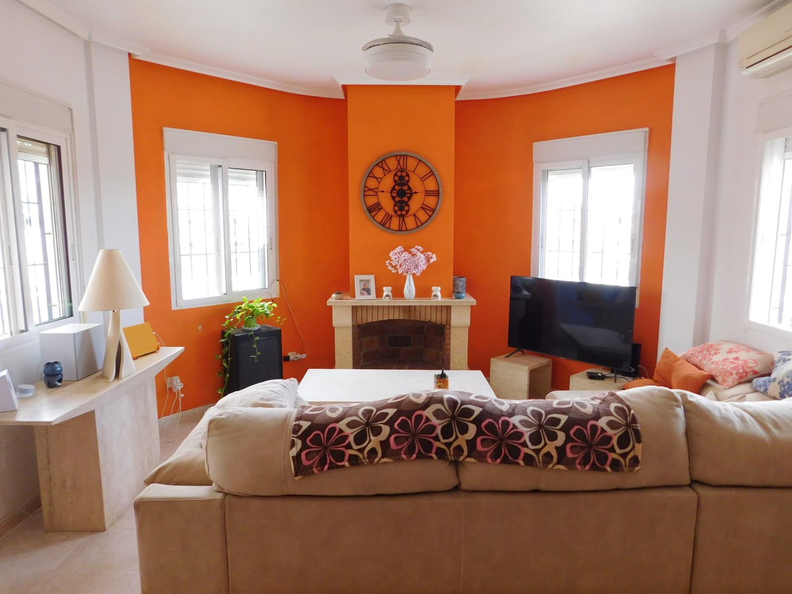 3 slaapkamer Villa te koop in Bigastro met zwembad - € 280.000 (Ref: 9337880)