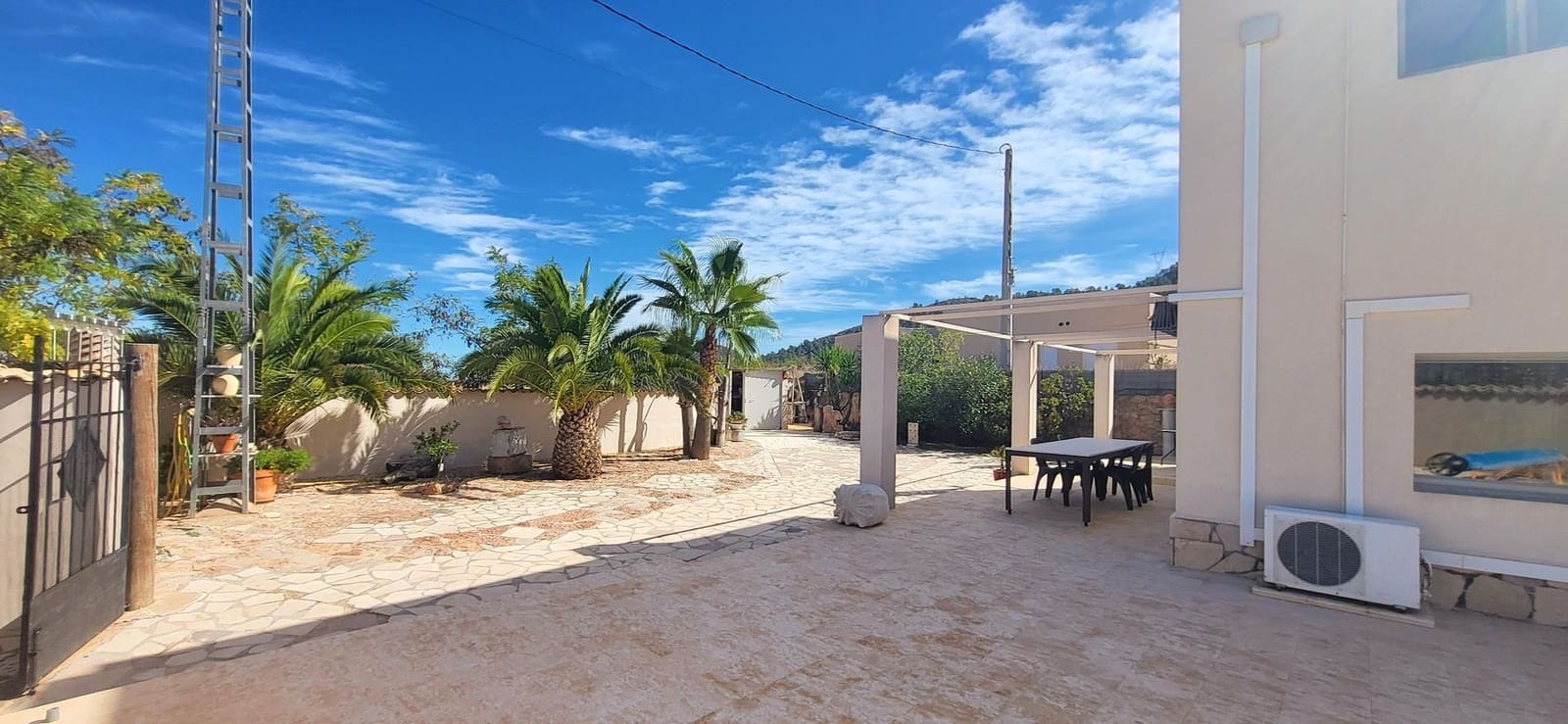2 bedroom Villa for sale in La Romana with pool garage - € 275,000 (Ref: 9374715)