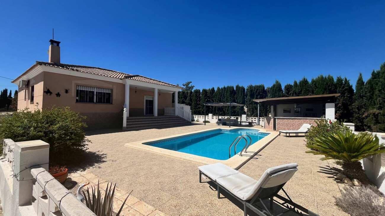 3 bedroom Villa for sale in Fortuna with pool - € 235,000 (Ref: 9413035)