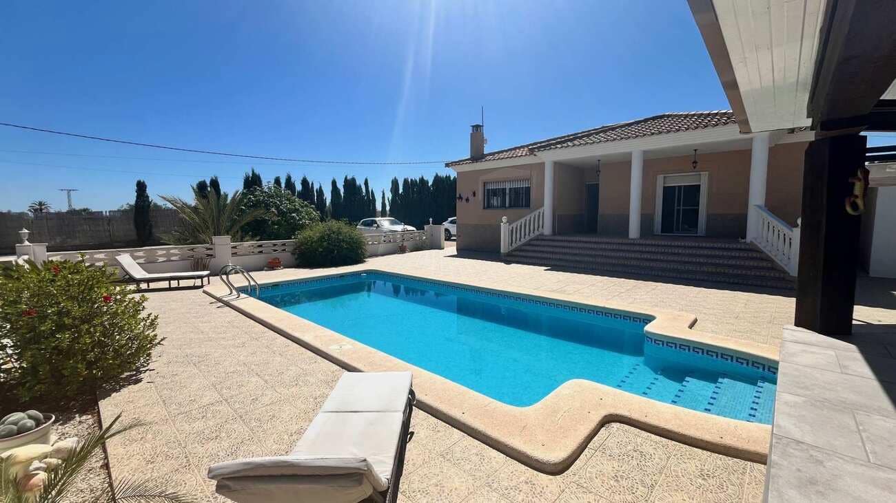3 bedroom Villa for sale in Fortuna with pool - € 235,000 (Ref: 9413035)
