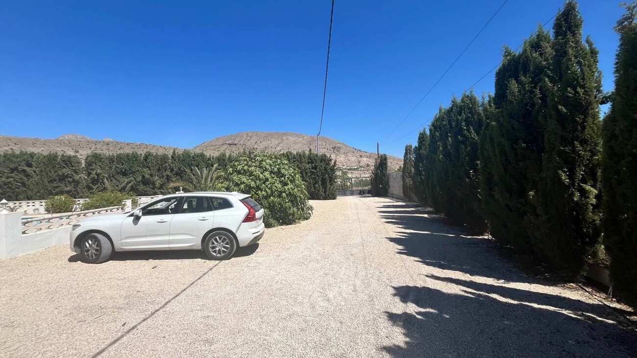 3 bedroom Villa for sale in Fortuna with pool - € 235,000 (Ref: 9413035)