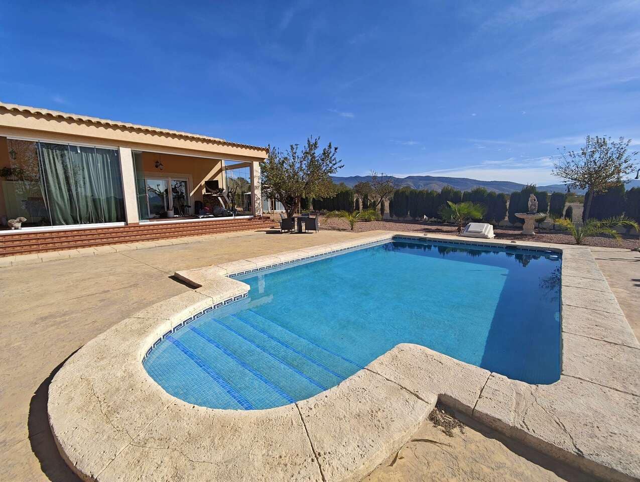 3 bedroom Villa for sale in Sax with pool garage - € 399,995 (Ref: 9413037)