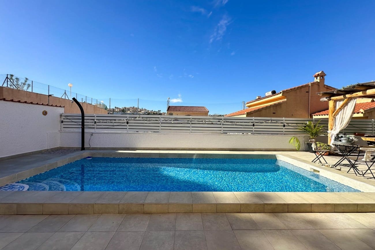 3 quarto Moradia para venda em La Marquesa com piscina garagem - 349 900 € (Ref: 9413038)