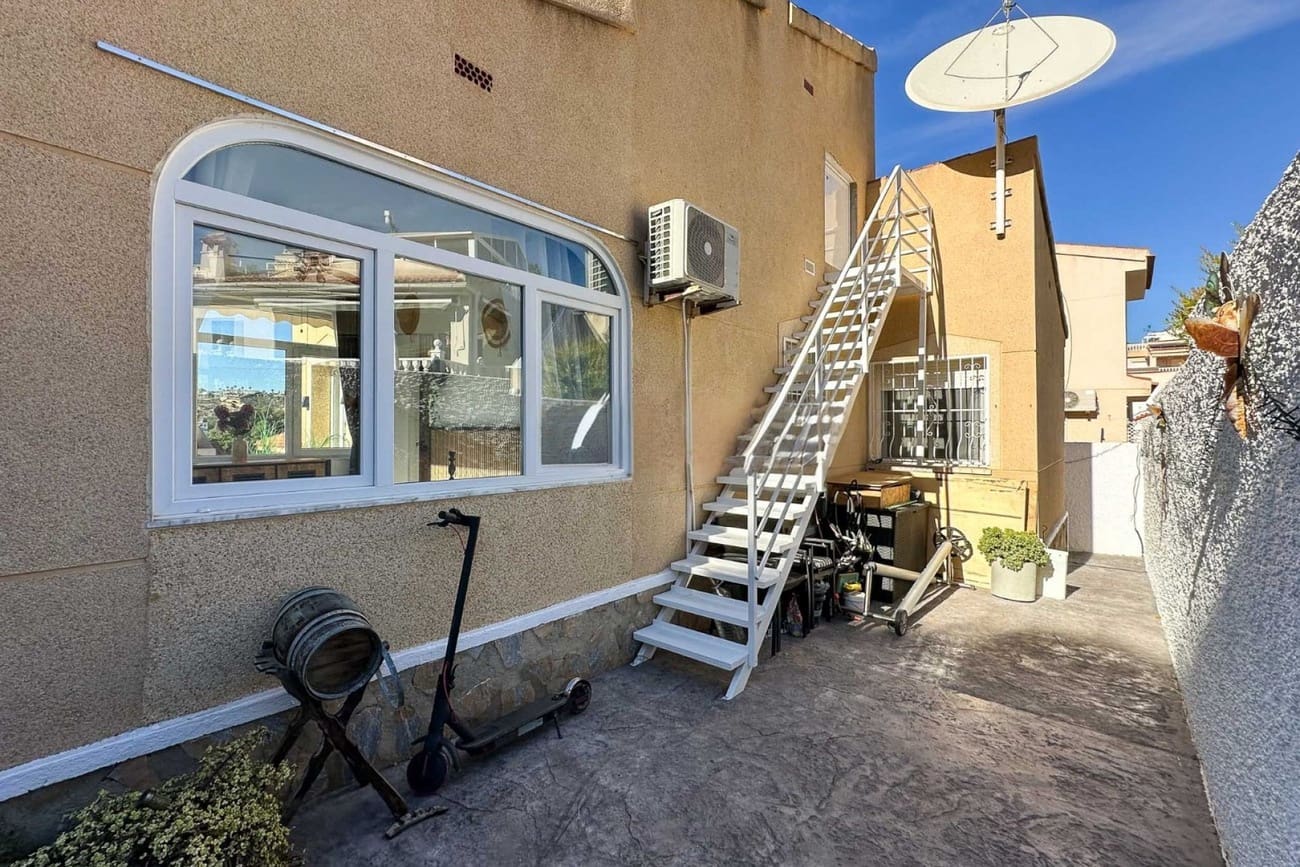 3 quarto Moradia para venda em La Marquesa com piscina garagem - 349 900 € (Ref: 9413038)