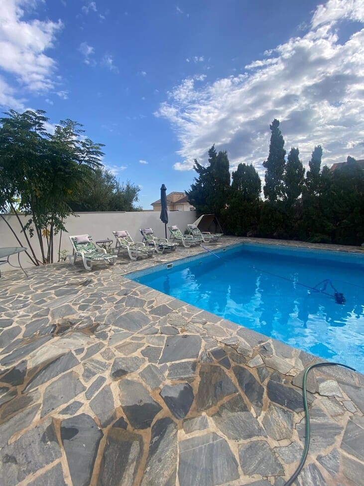 5 bedroom Villa for sale in Los Balcones with pool garage - € 350,000 (Ref: 9413041)