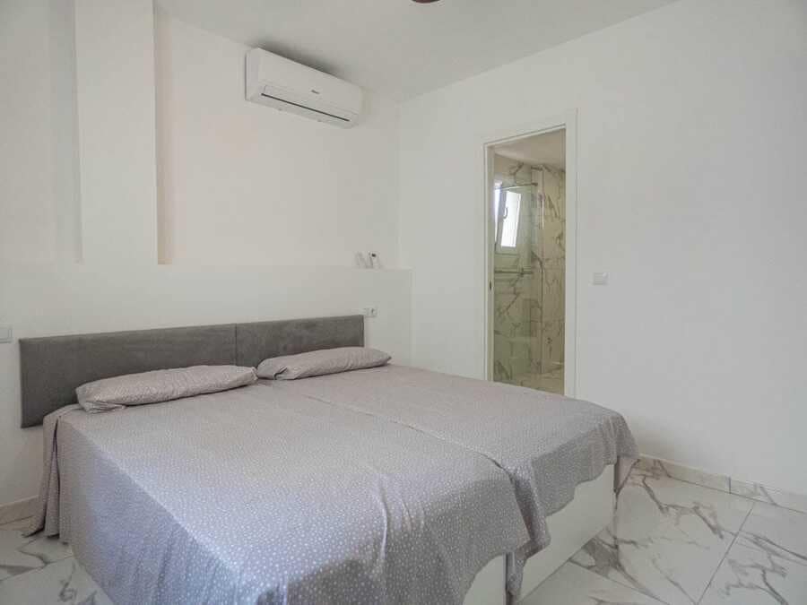 1 bedroom Apartment for sale in Villamartin with pool - € 155,000 (Ref: 9413049)