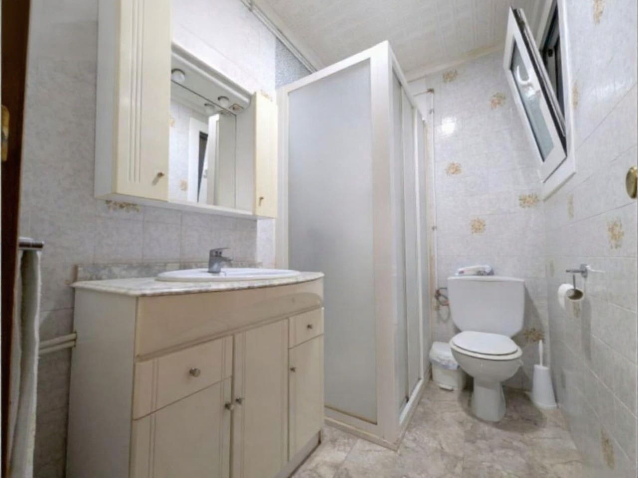 4 sovrum Lägenhet till salu i Sax - 76 000 € (Ref: 9432677)