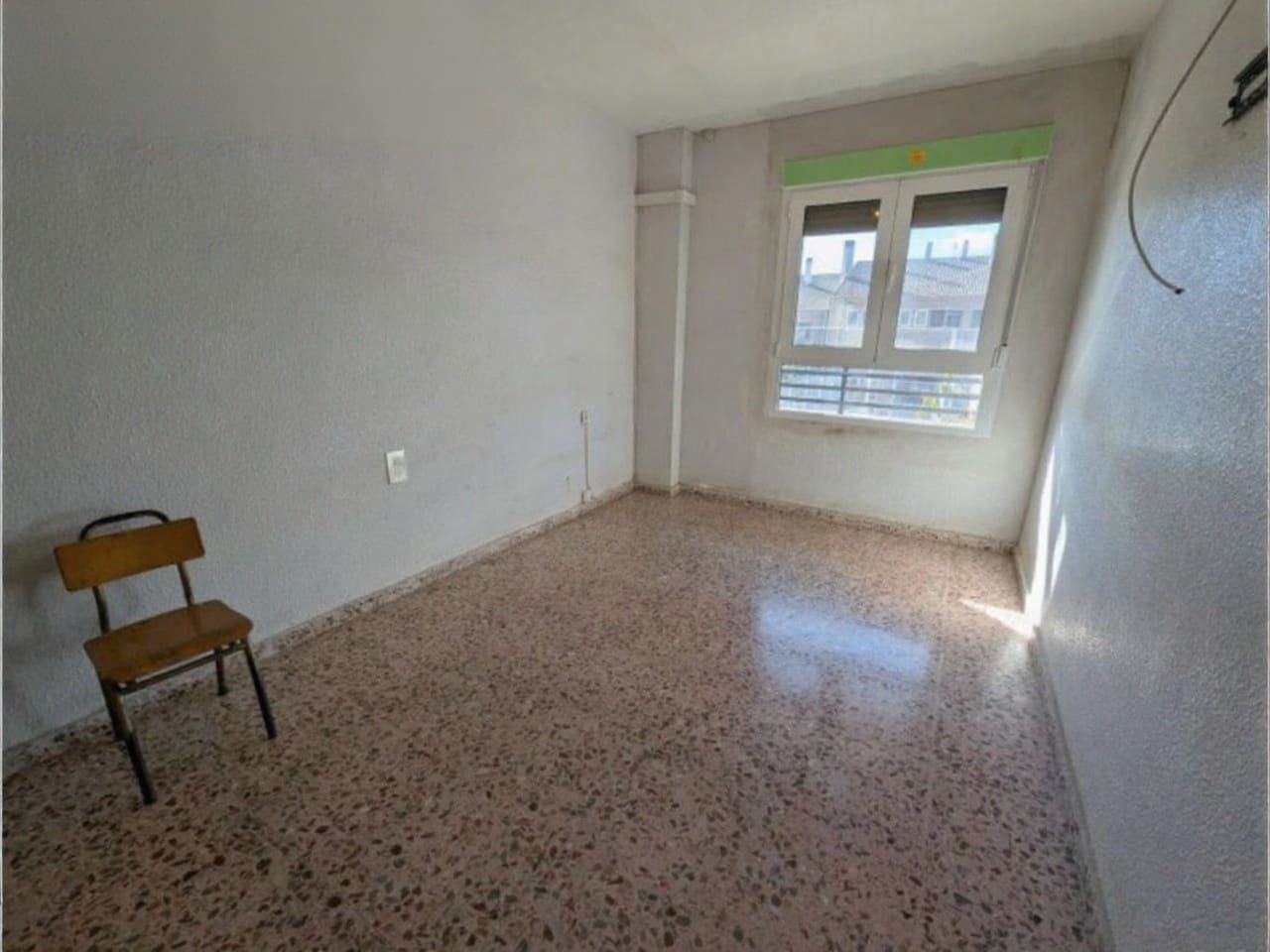 4 sovrum Lägenhet till salu i Sax - 76 000 € (Ref: 9432677)