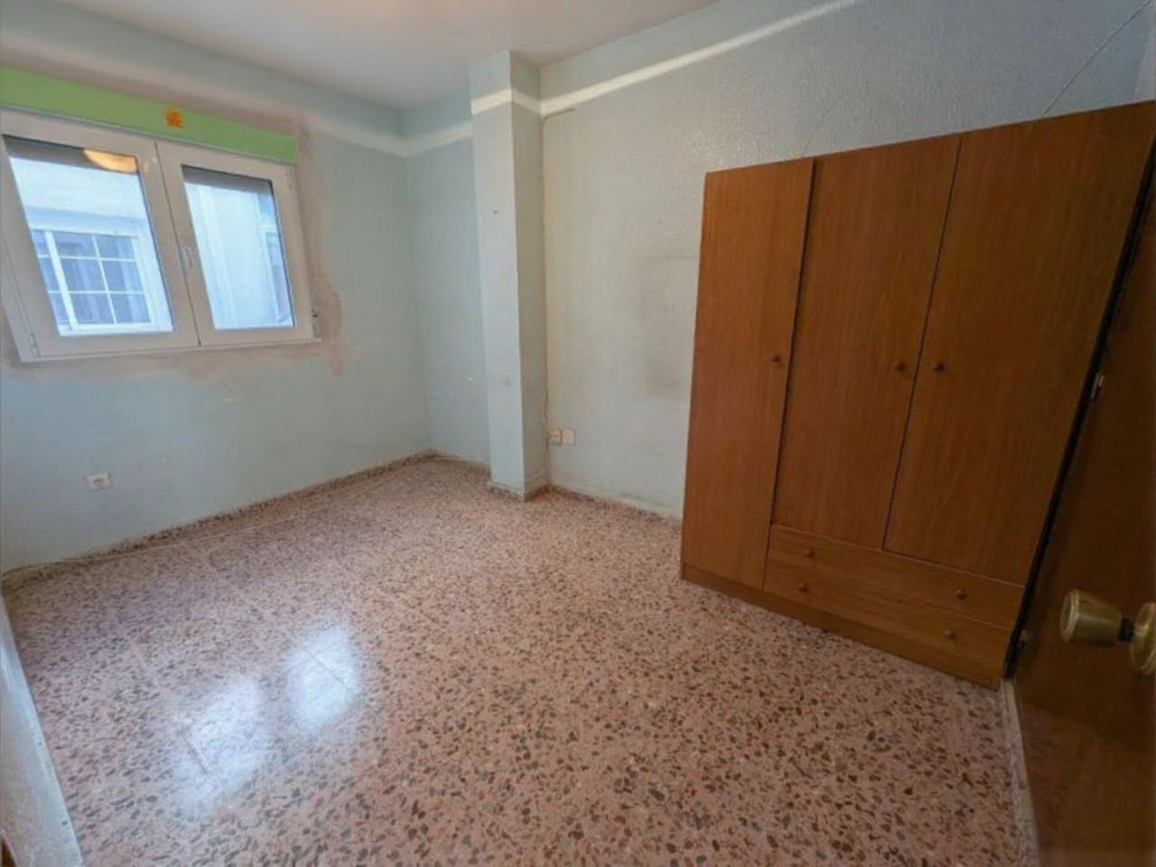 4 sovrum Lägenhet till salu i Sax - 76 000 € (Ref: 9432677)