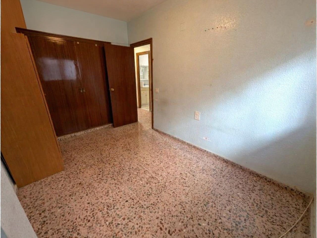 4 sovrum Lägenhet till salu i Sax - 76 000 € (Ref: 9432677)