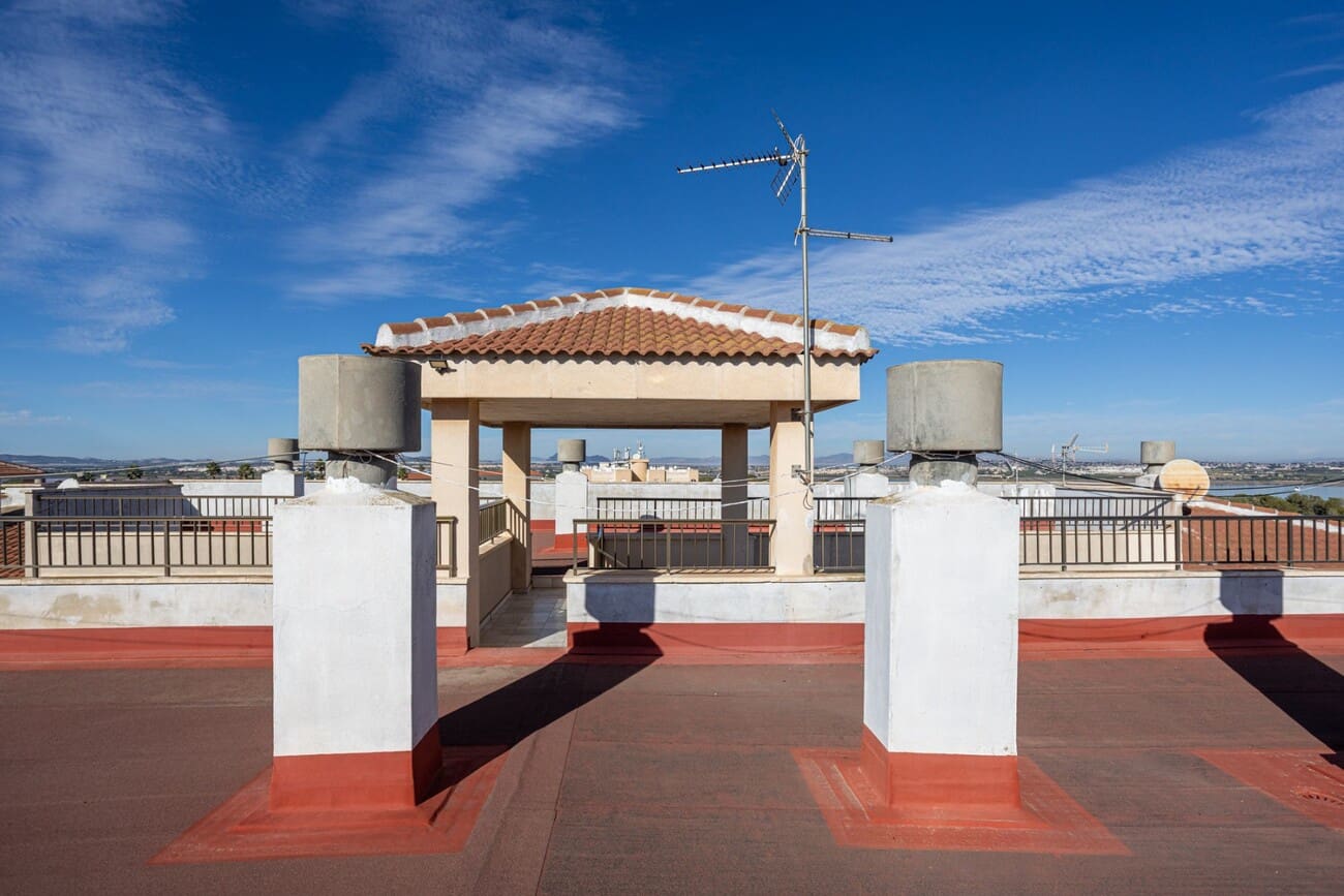 3 Zimmer Apartment zu verkaufen in Torrevieja - 99.990 € (Ref: 9470073)