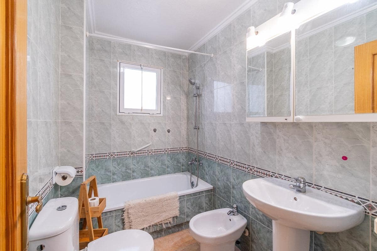 2 soverom Leilighet til salgs i Torrevieja med svømmebasseng - € 129 000 (Ref: 9478924)