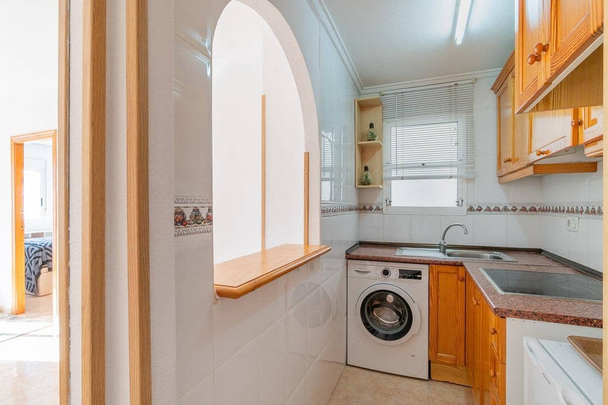 2 soverom Leilighet til salgs i Torrevieja med svømmebasseng - € 129 000 (Ref: 9478924)