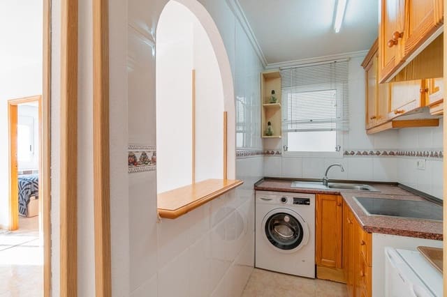 2 soverom Leilighet til salgs i Centro - Muelle Pesquero, Torrevieja med svømmebasseng - € 129 000 (Ref: 9478924)