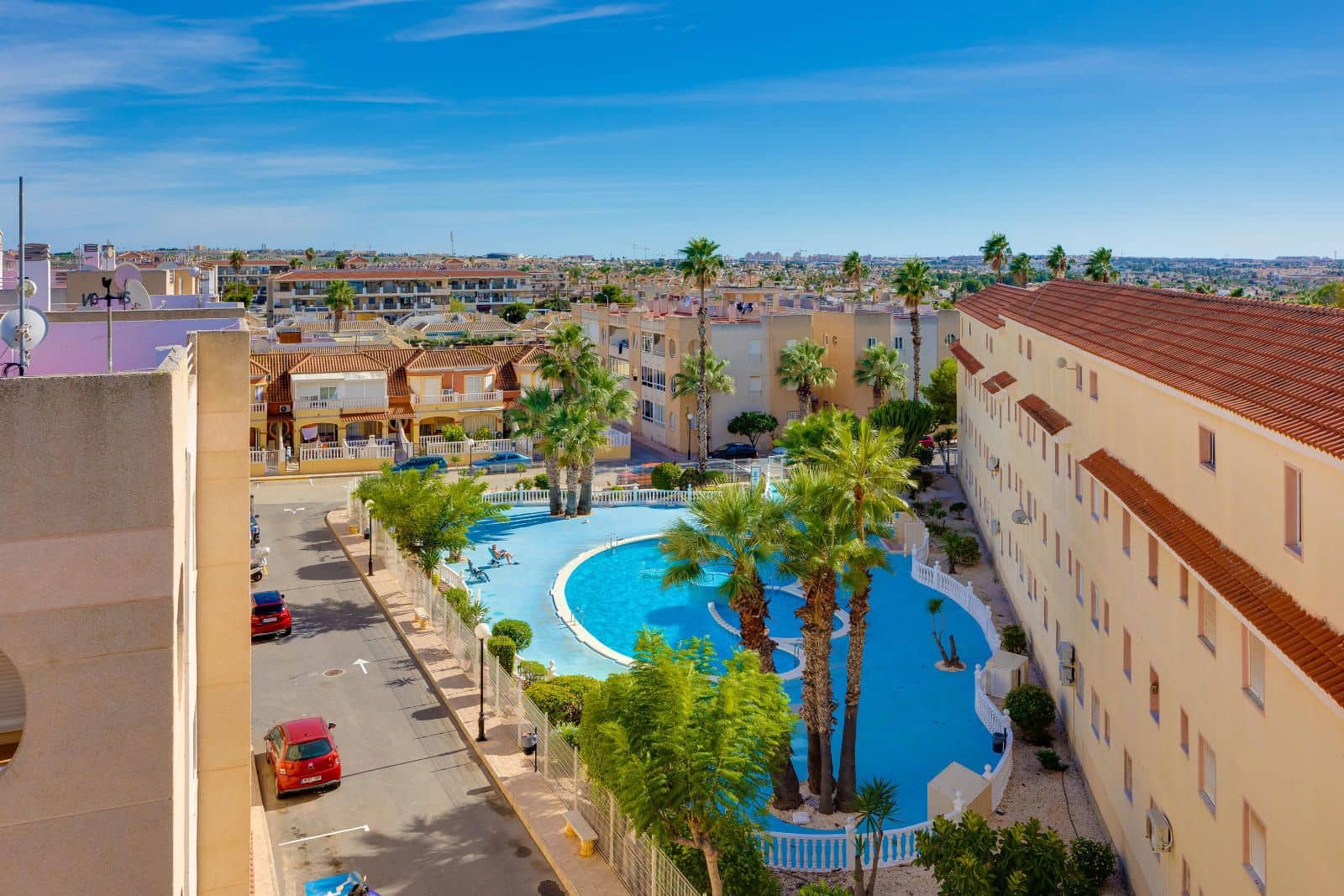 Apartamento de 3 habitaciones en Torrevieja en venta con piscina - 136.969 € (Ref: 9502199)