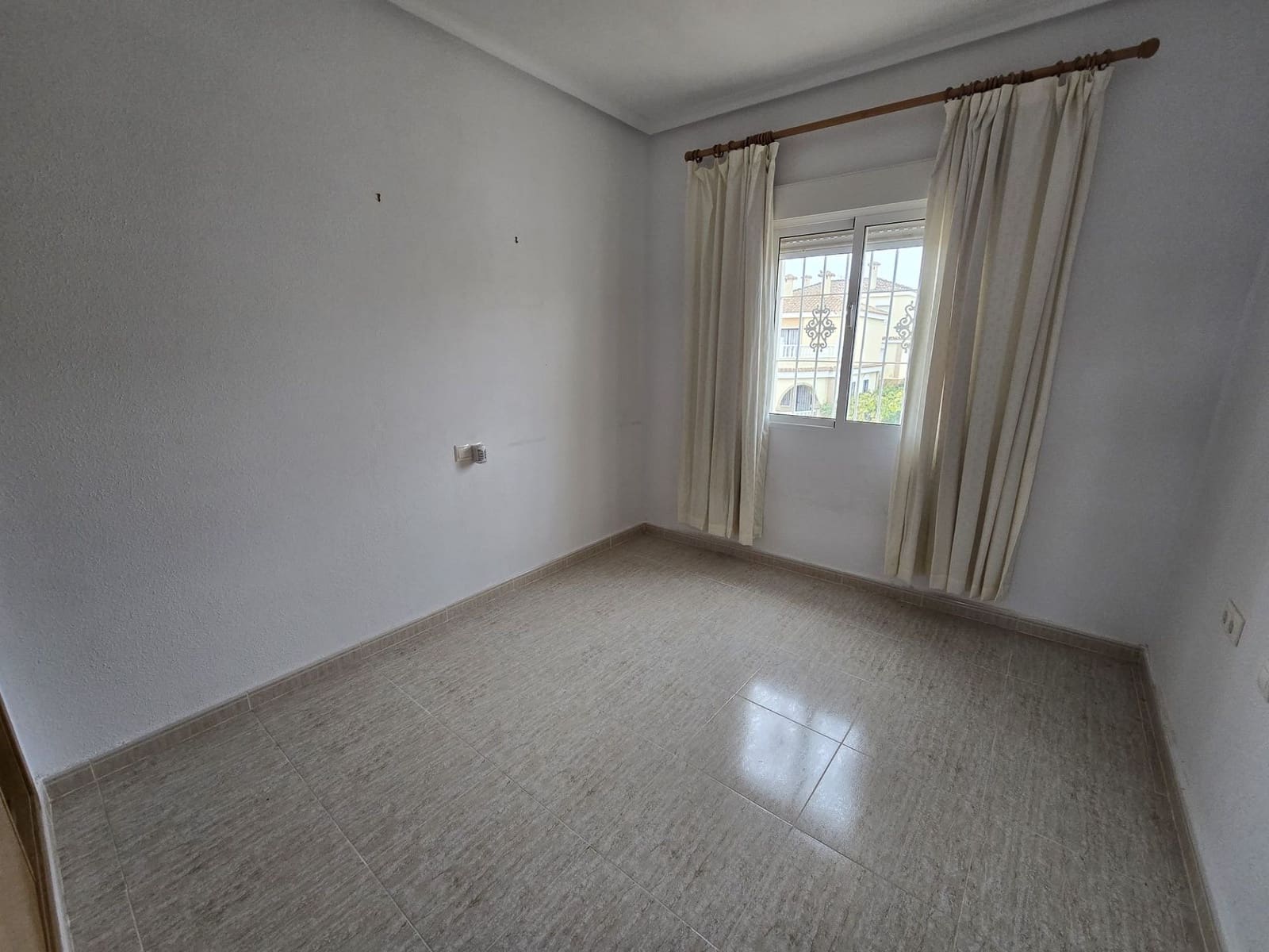 5 quarto Moradia para venda em Monforte del Cid com piscina - 350 000 € (Ref: 9523526)