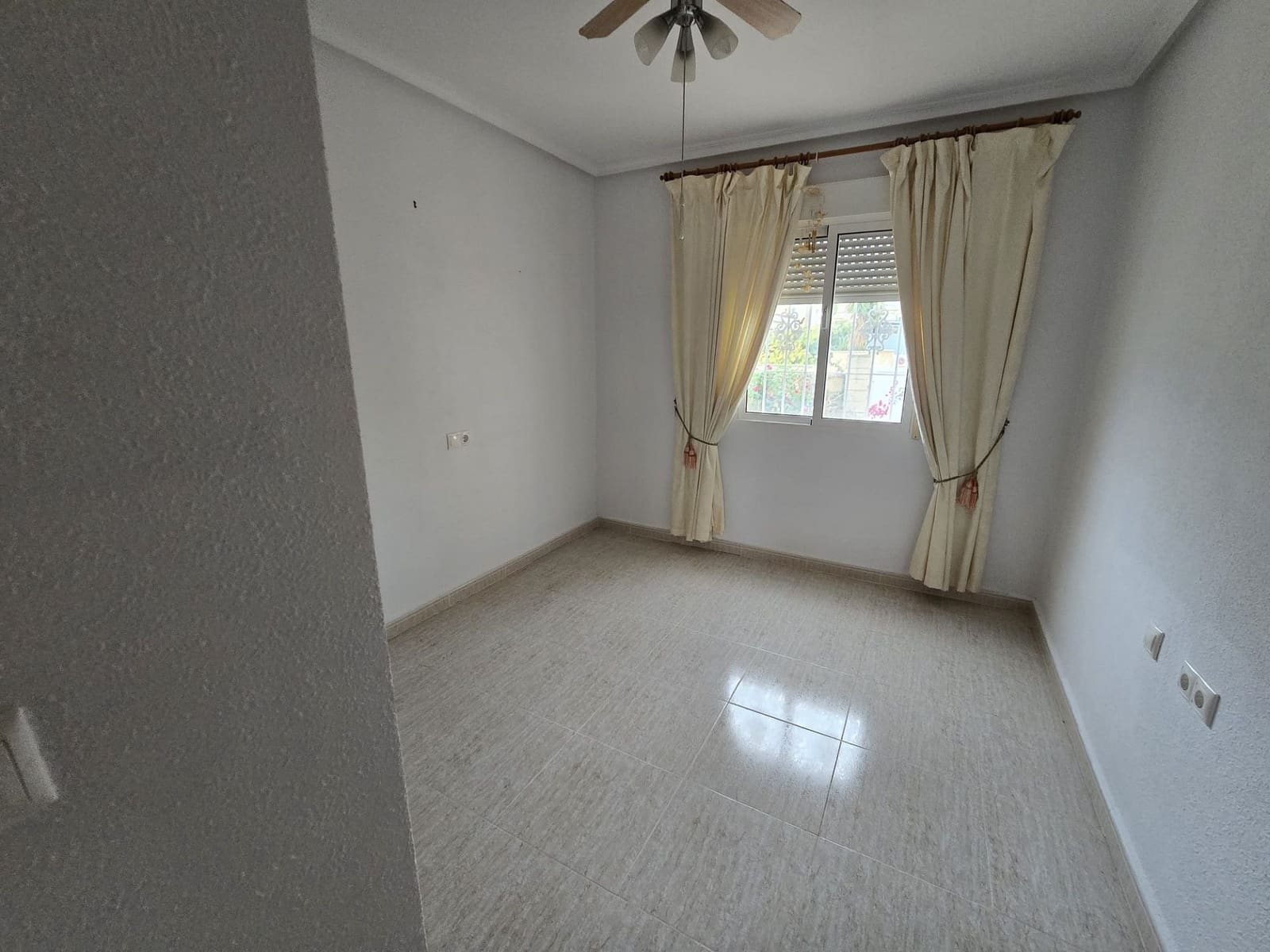 5 quarto Moradia para venda em Monforte del Cid com piscina - 350 000 € (Ref: 9523526)