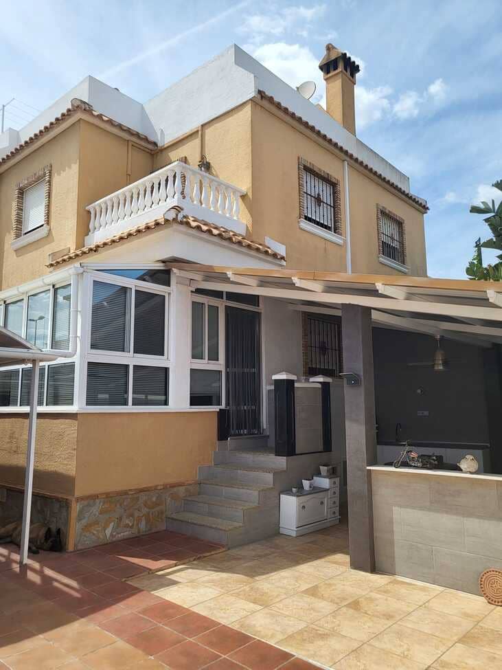6 camera da letto Villetta Bifamiliare in vendita in Ciudad Quesada con piscina - 276.000 € (Rif: 9570365)