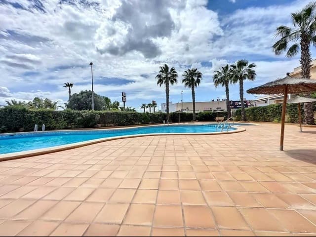 6 camera da letto Villetta Bifamiliare in vendita in Ciudad Quesada, Rojales con piscina - 276.000 € (Rif: 9570365)