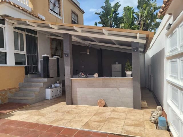 6 camera da letto Villetta Bifamiliare in vendita in Ciudad Quesada, Rojales con piscina - 276.000 € (Rif: 9570365)