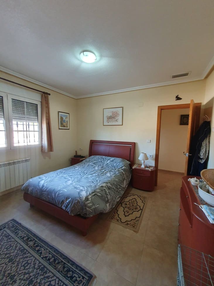 4 makuuhuone Huvila myytävänä paikassa Catral mukana uima-altaan - 369 000 € (Ref: 9607029)