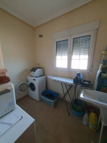 4 soveværelse Villa til salg i Catral med swimmingpool - € 369.000 (Ref: 9607029)