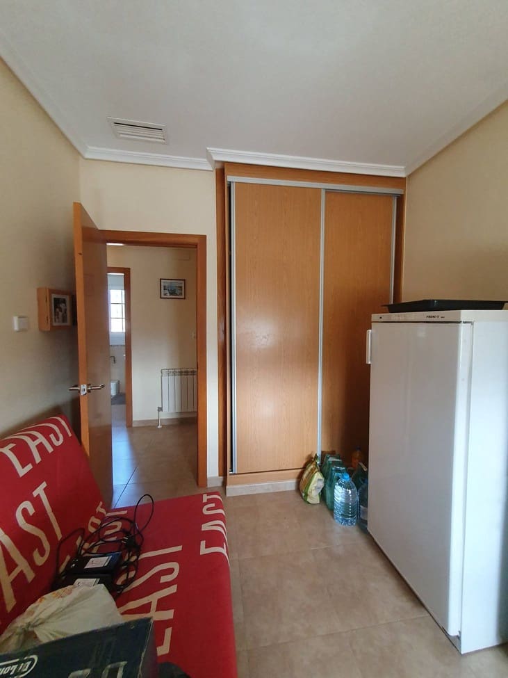 4 makuuhuone Huvila myytävänä paikassa Catral mukana uima-altaan - 369 000 € (Ref: 9607029)