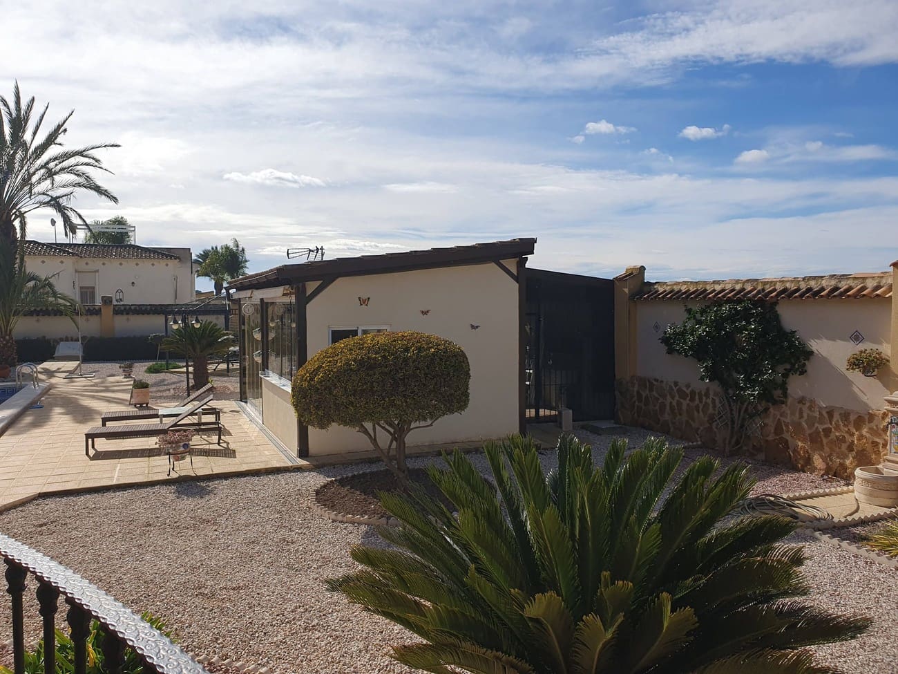 4 makuuhuone Huvila myytävänä paikassa Catral mukana uima-altaan - 369 000 € (Ref: 9607029)