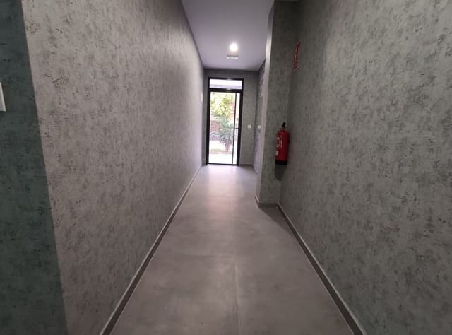 3 soveværelse Byhus til salg i Petrel / Petrer med swimmingpool - € 160.000 (Ref: 9614157)