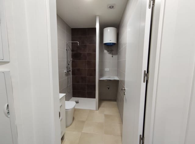 2 soveværelse Byhus til salg i Petrel / Petrer med swimmingpool - € 120.000 (Ref: 9614158)