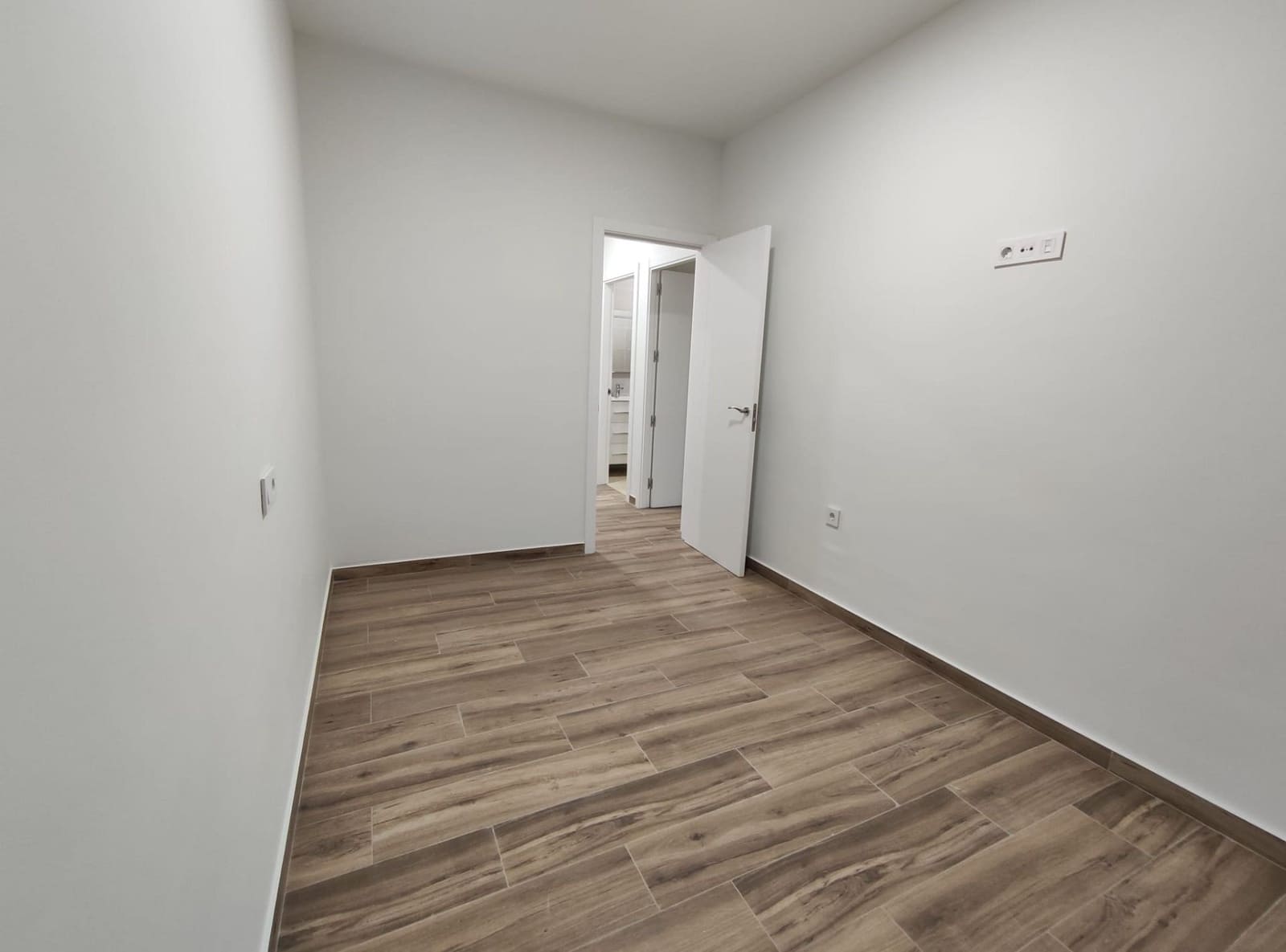 2 soveværelse Byhus til salg i Petrel / Petrer med swimmingpool - € 120.000 (Ref: 9614158)