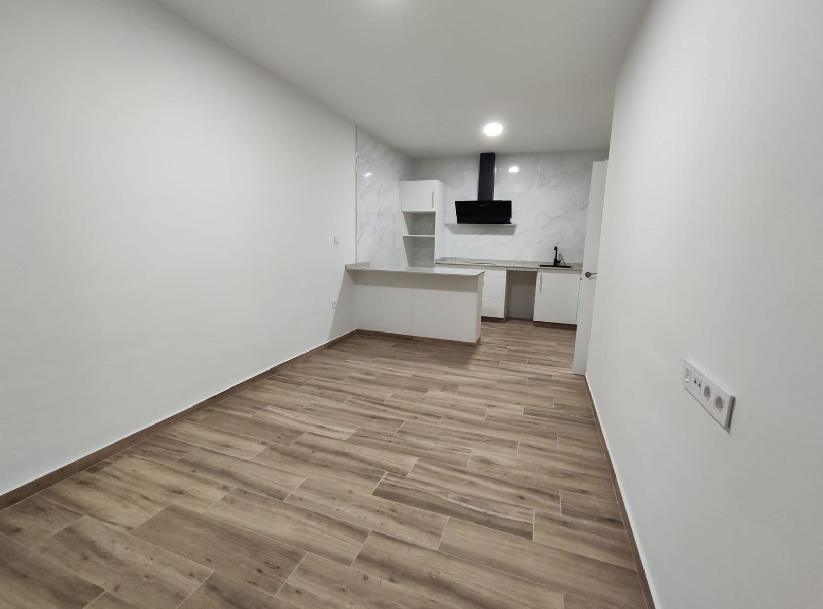 2 soveværelse Byhus til salg i Petrel / Petrer med swimmingpool - € 120.000 (Ref: 9614158)