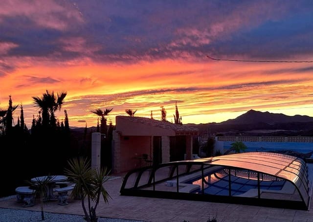 Chalet de 3 habitaciones en Macisvenda, Abanilla en venta con piscina - 360.000 € (Ref: 9643690)