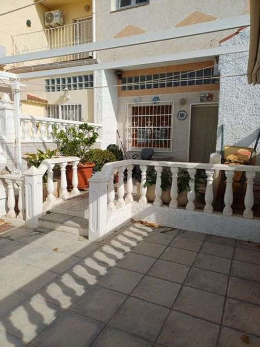 2 quarto Casa em Banda para venda em Torrevieja - 139 900 € (Ref: 9658078)