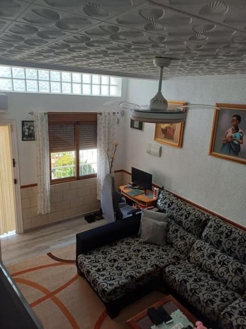 2 quarto Casa em Banda para venda em Torrevieja - 139 900 € (Ref: 9658078)