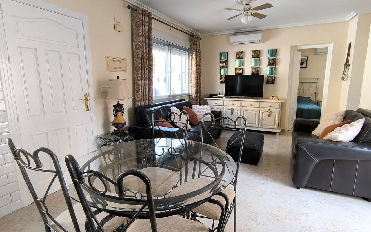 2 slaapkamer Villa te koop in Ciudad Quesada met zwembad - € 195.000 (Ref: 9685664)