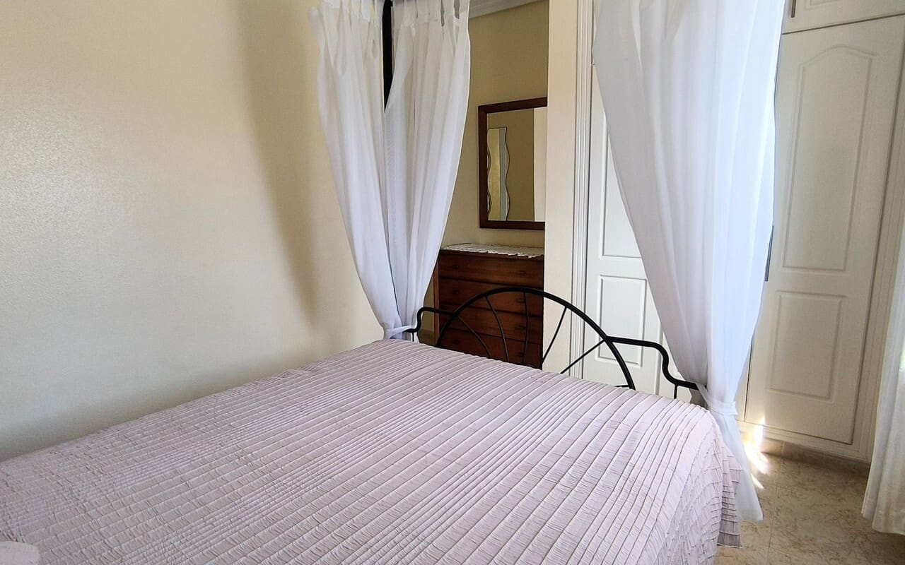 2 slaapkamer Villa te koop in Ciudad Quesada met zwembad - € 195.000 (Ref: 9685664)