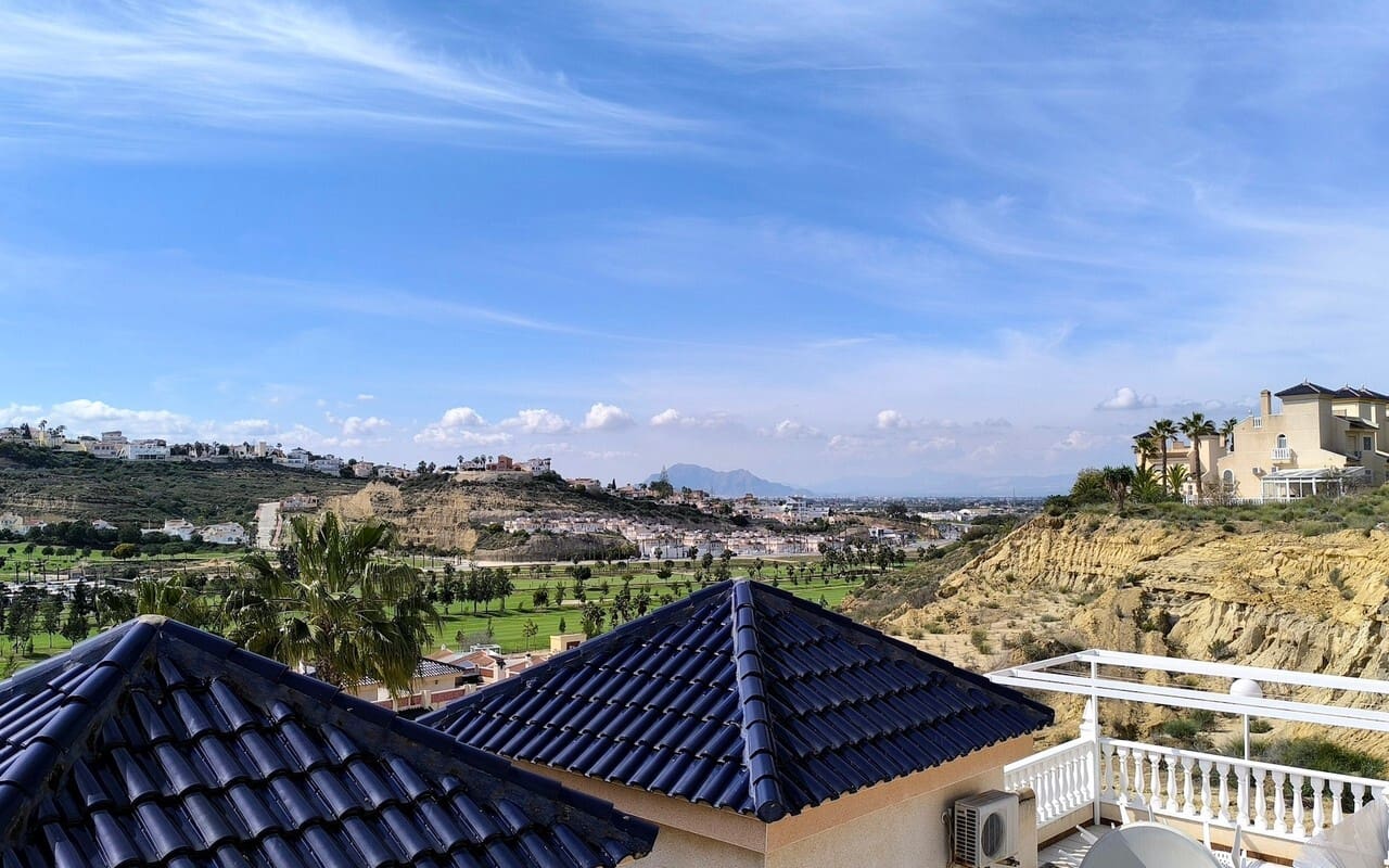 2 slaapkamer Villa te koop in Ciudad Quesada met zwembad - € 195.000 (Ref: 9685664)