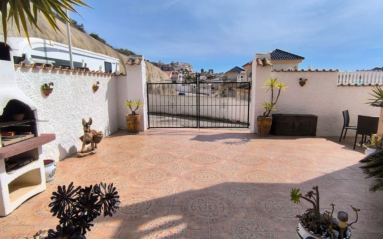 2 slaapkamer Villa te koop in Ciudad Quesada met zwembad - € 195.000 (Ref: 9685664)