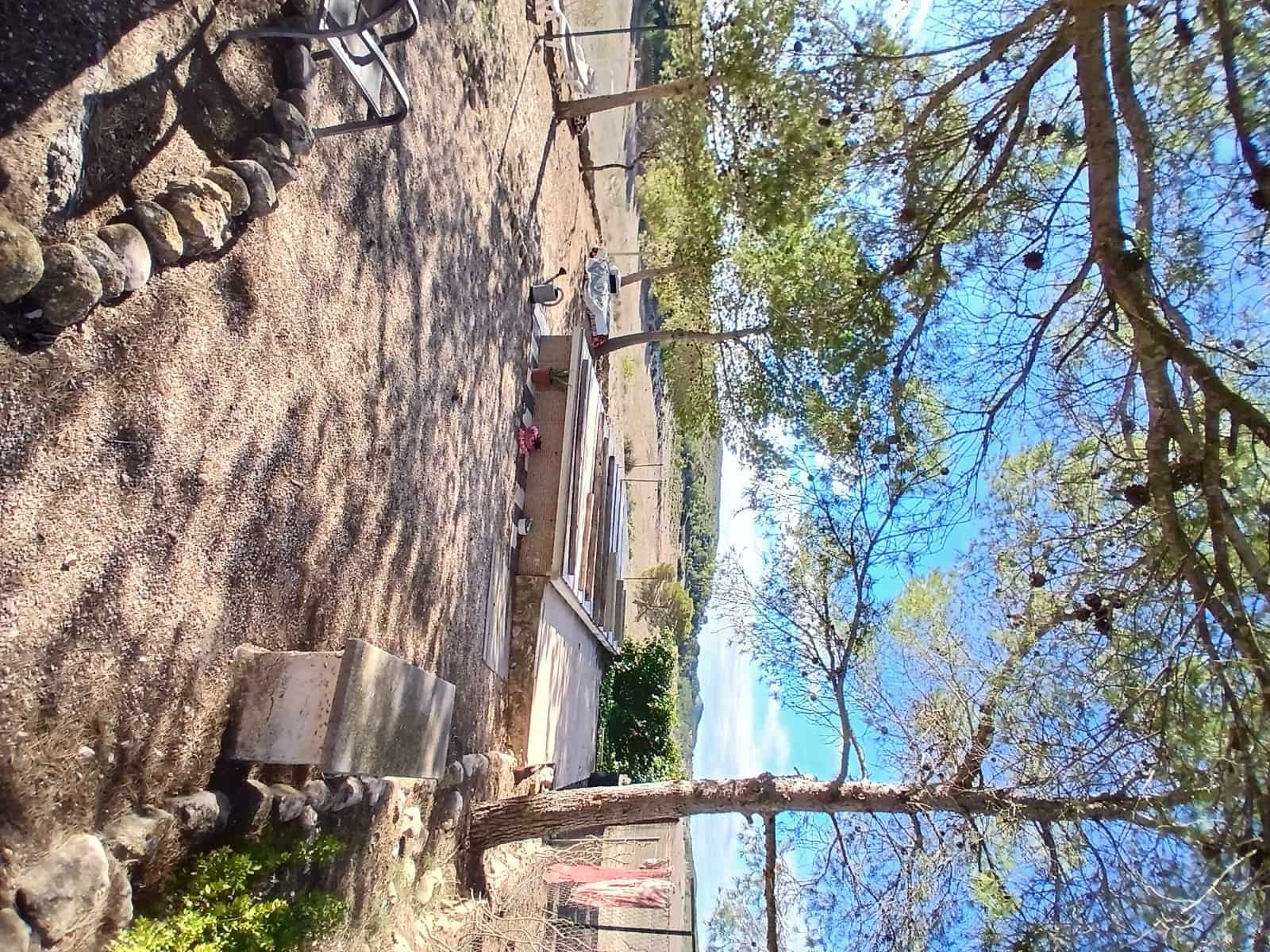 6 bedroom Finca/Country House for sale in Caudete with pool garage - € 199,950 (Ref: 9694321)