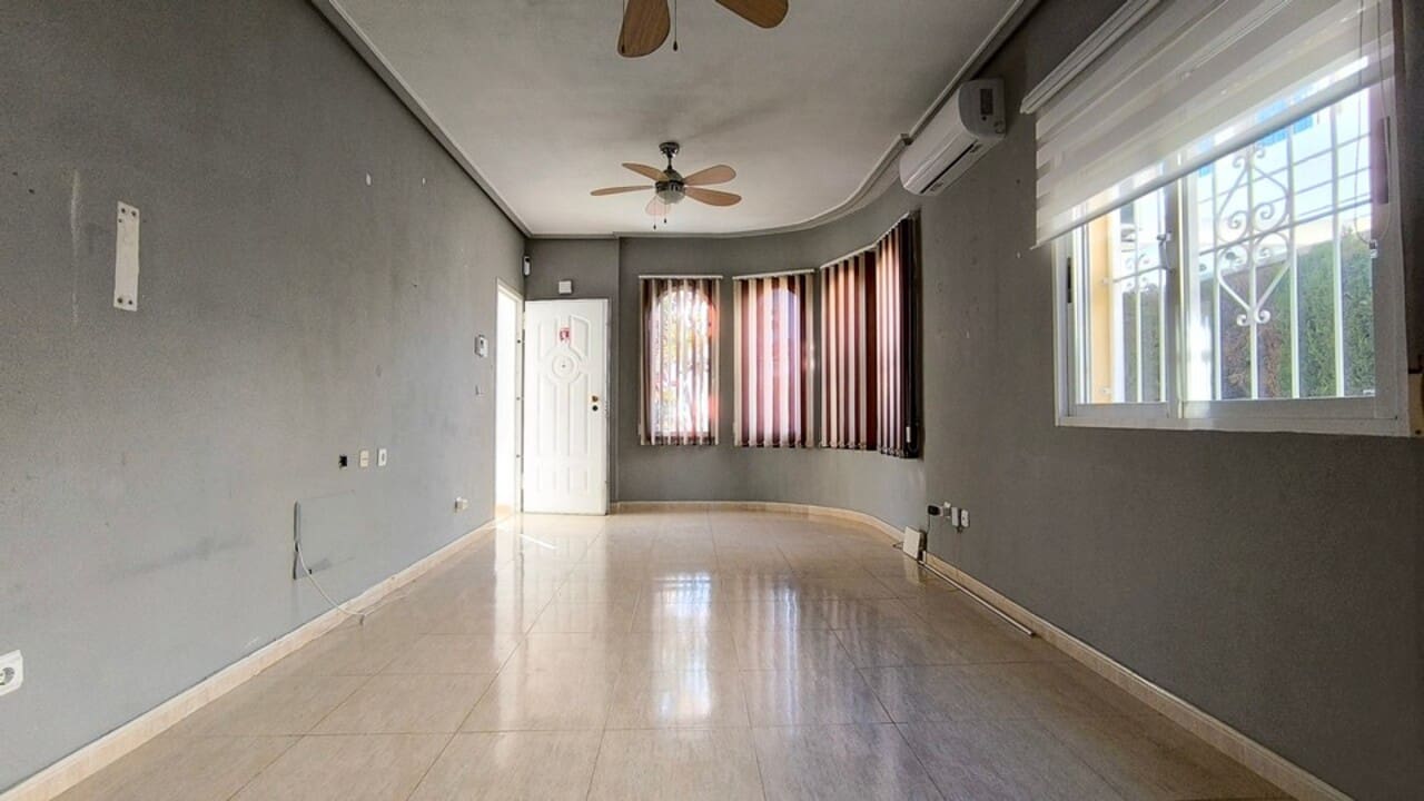 3 soveværelse Villa til salg i Algorfa med swimmingpool garage - € 207.000 (Ref: 9709238)