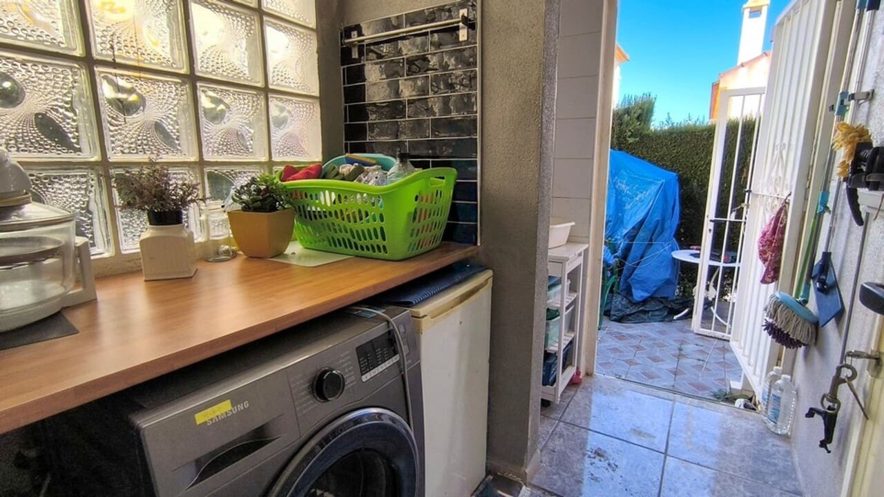 3 soveværelse Villa til salg i Algorfa med swimmingpool garage - € 207.000 (Ref: 9709238)