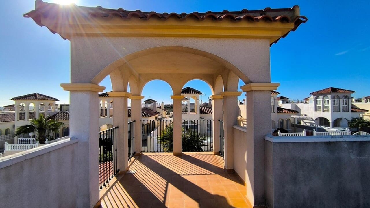 3 soveværelse Villa til salg i Algorfa med swimmingpool garage - € 207.000 (Ref: 9709238)