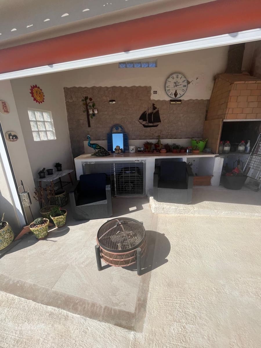 3 bedroom Finca/Country House for sale in Pinoso - € 135,995 (Ref: 9731727)